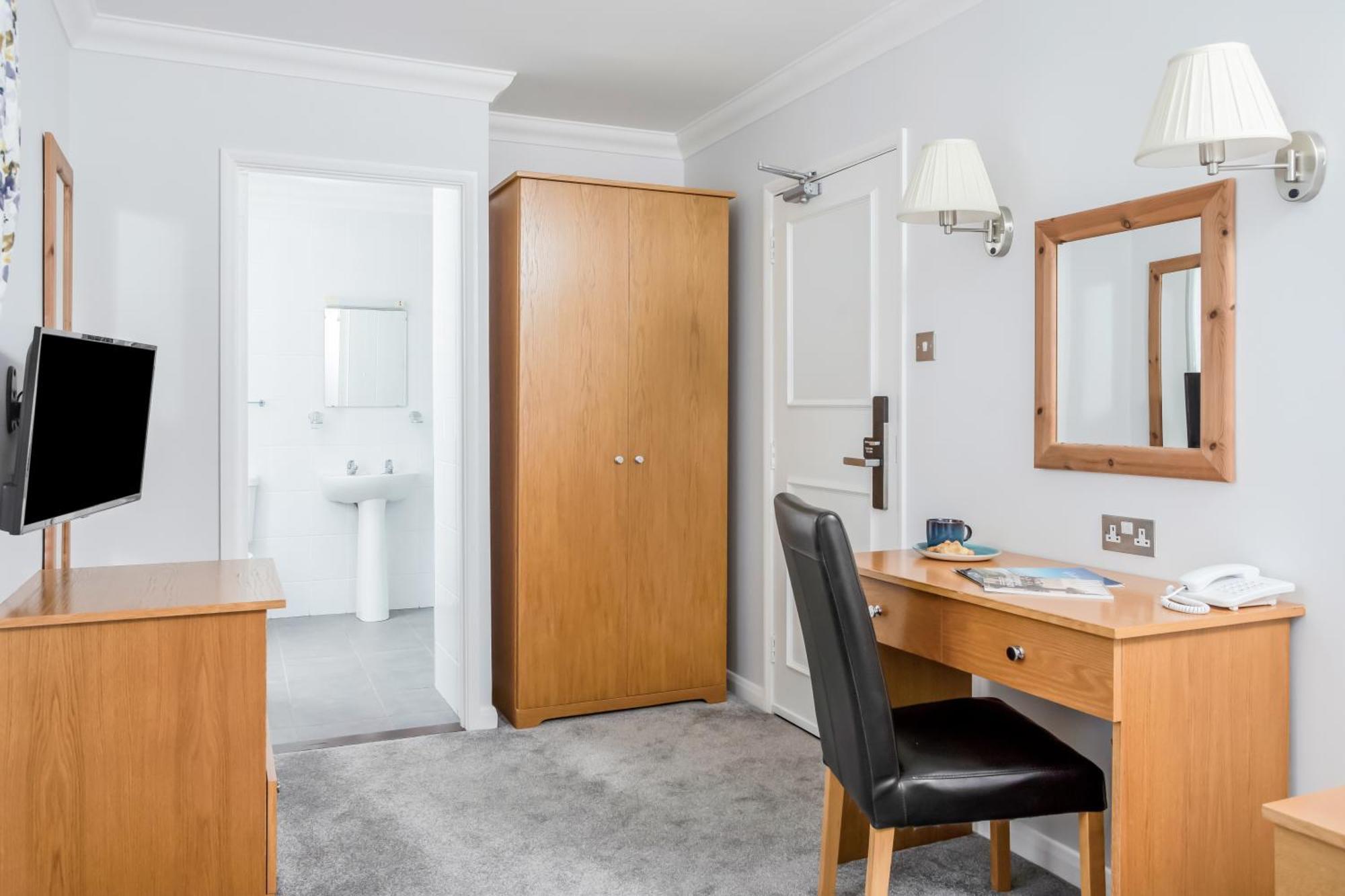 The Kilbirnie Hotel Ньюкі Екстер'єр фото
